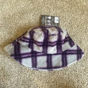 Women’s reversable faux fur winter bucket hat by sprigs NWT